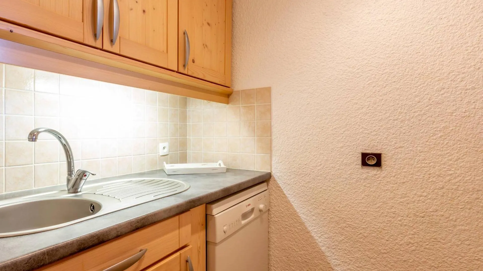 Dans Le Centre De Valmorel, Appartement 2 Pieces Renove Pour 5 Personnes, A 20M Des Commerces Et Telesiege. - Fr-1-356-382 Valmorel